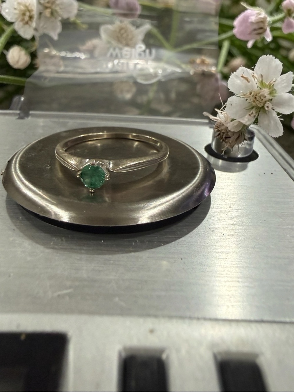 14K White Gold Emerald Solitaire Ring Size 9 - Picture 6 of 9